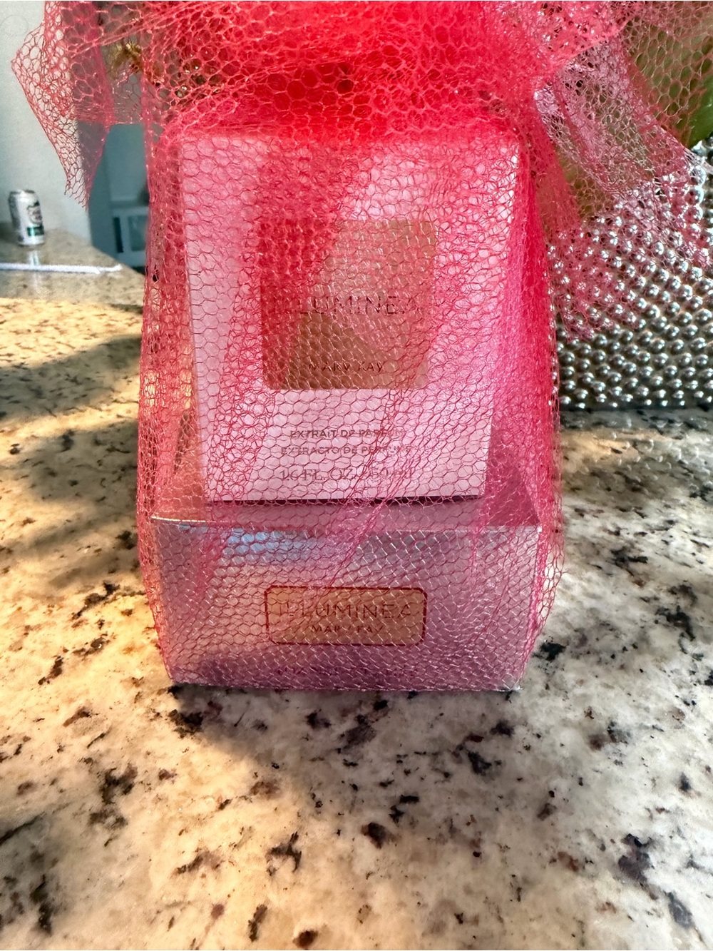 Mary Kay Illuminea Luxury Fragrance & Body Soufflé Gift Set